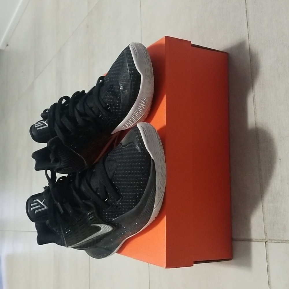 Size 8 Kyrie 5 Shoes Black,Silver,and White